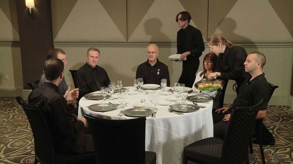  آشنایی با انواع سرویس ها در رستوران ( سرویس آمریکایی) American Style Servic