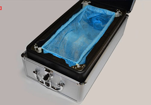 اهمیت و استفاده از دستگاه کاور کفش در صنعت هتلداری و تجهیزات هتلی