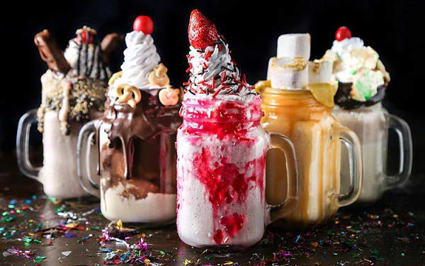 طرز تهیه میلک شیک نوتلا و معرفی شکلات نوتلا