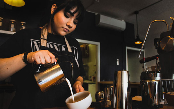 آموزش لاته آرت برای مبتدی ها (چگونه، تکنیک و طرح ها)