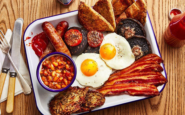 سرو غذا در رستوران به روش فرانسوی