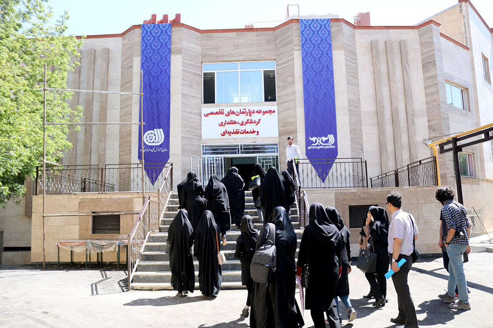 آموزش هتل داری در کارگاه فنی و حرفه‌ای سمنان