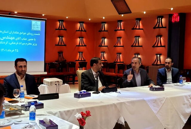 مطالبه هتل‌داران از وزیر گردشگری: نرخ‌گذاری را آزاد کنید/ سهمیه مرغ و روغن هتل‌ها را بدهید