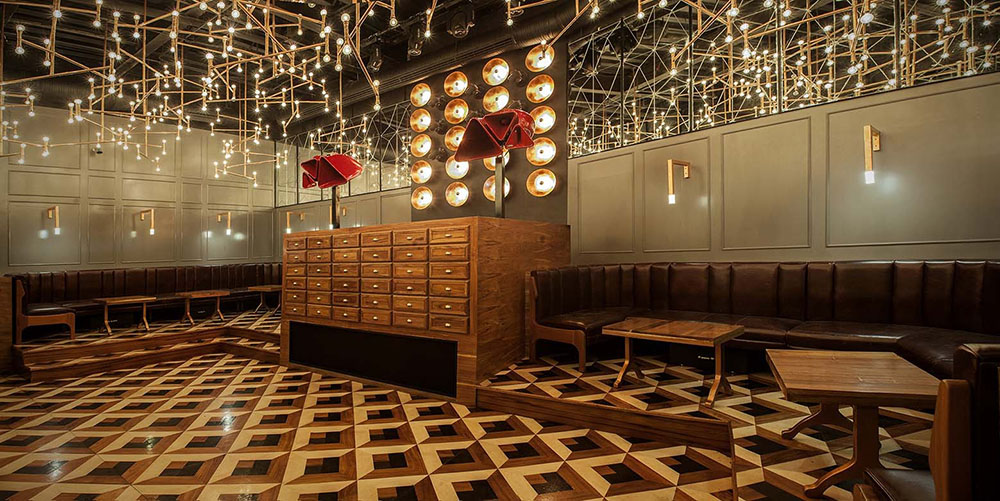 کافه تریا در هتل و رستوران