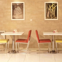 صندلی رستوران در تجهیزات رستورانی