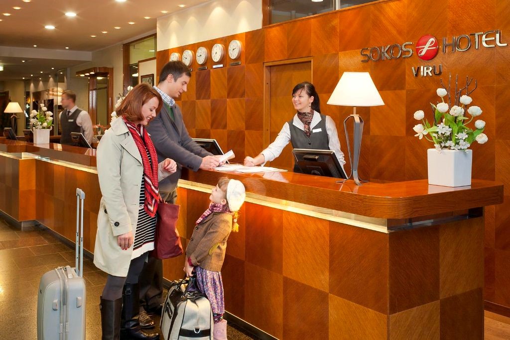 مقایسه تجهیزات هتل های مختلف و تاثیر انها بر تصمیم مهمانان