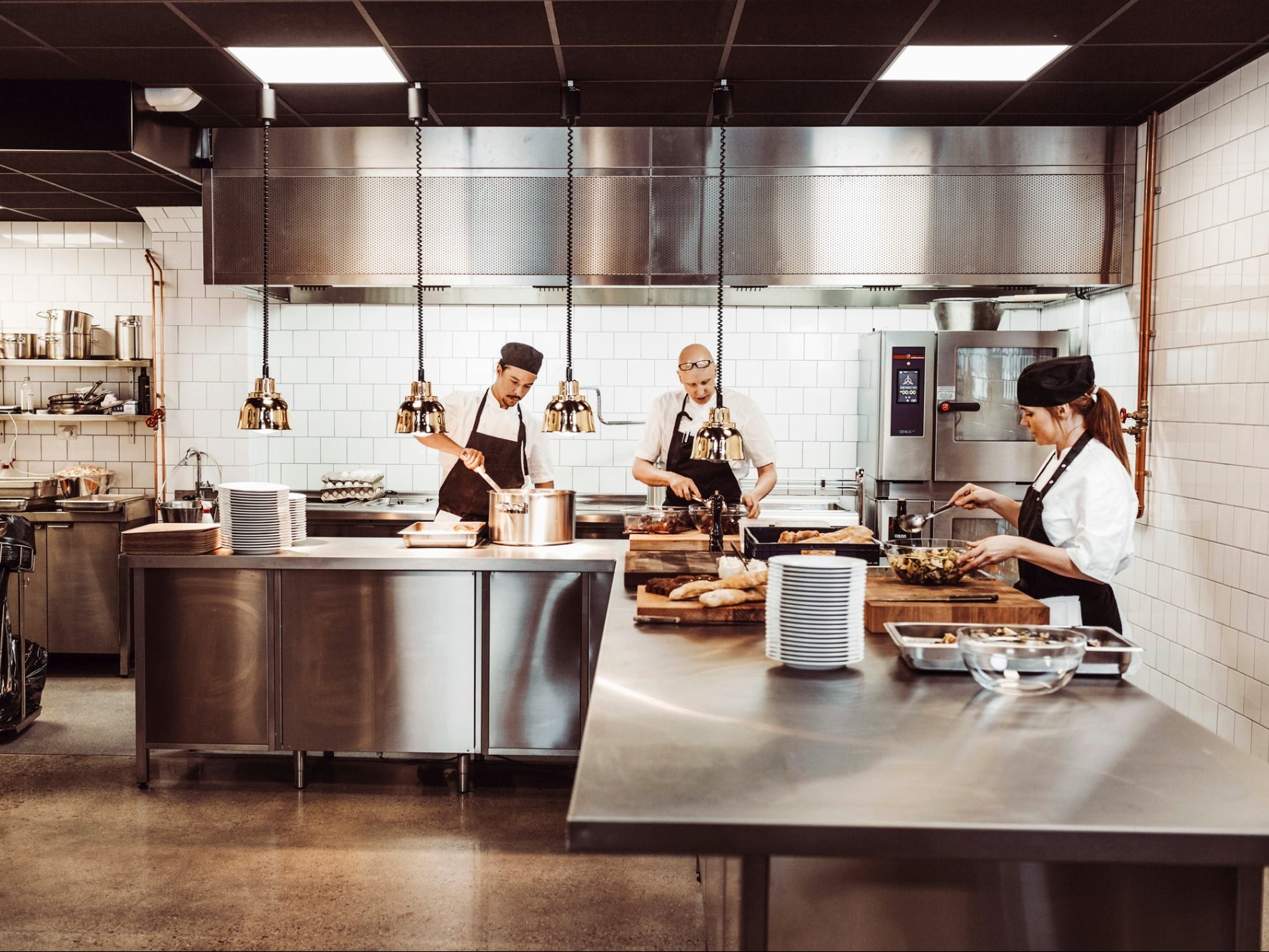 شناسایی تجهیزات ملزوم در اشپزخانه هتل ها‎