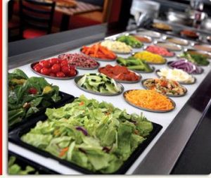 میز سالادبار در تجهیزات رستوران