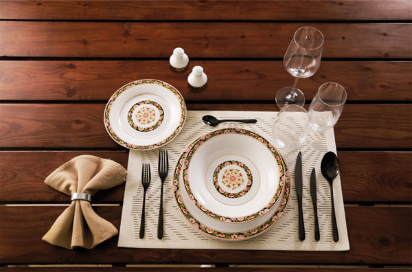 اصول چیدمان میز در رستوران ها