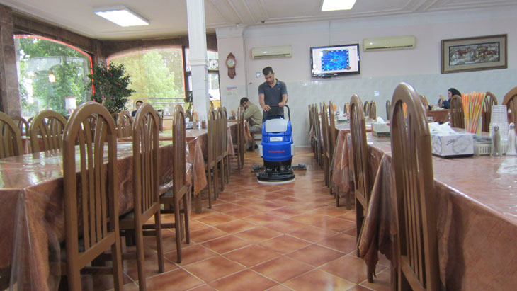 نظافت محیط رستوران و آشپزخانه