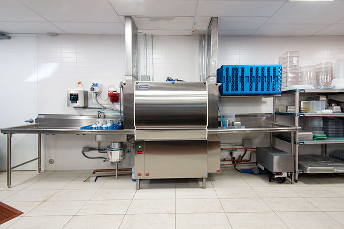 چیدمان آشپزخانه تجاری: ماشین های ظرف شویی و سینک ها