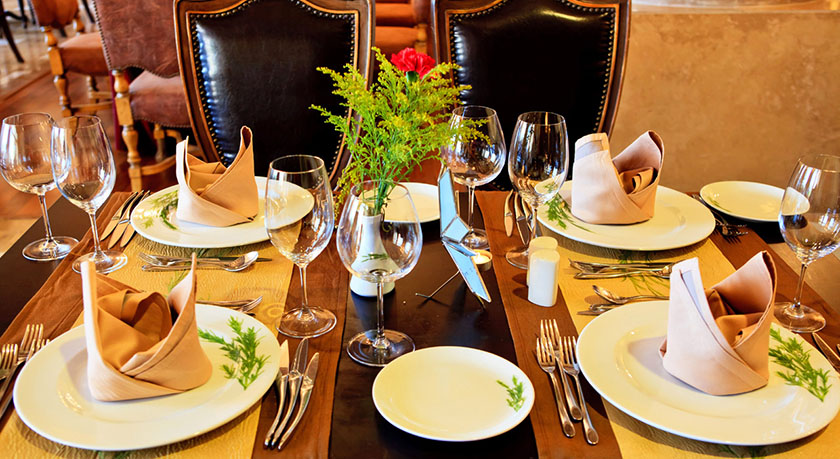 تعریف آلاکارت ALACARTE یعنی سفارش غذای تک پرسی ازروی منو توسط میهمان